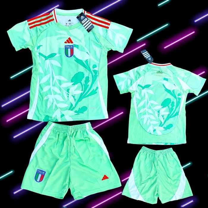 Ensemble maillot de foot short Adidas Italie 25/26 neuf taille 10 ans