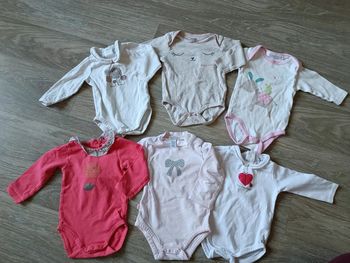 Lot 6 bodies  3 mois