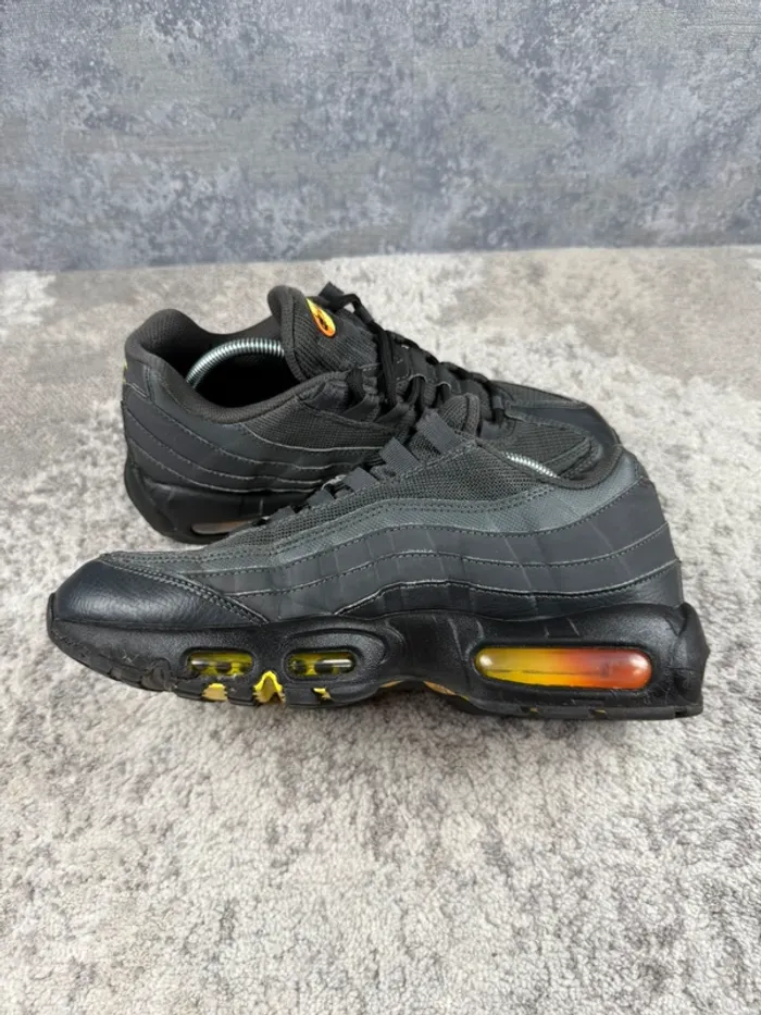 Nike Air Max 95 - Anthracite Safety Orange - Black & Grey & Red & Orange - photo numéro 7