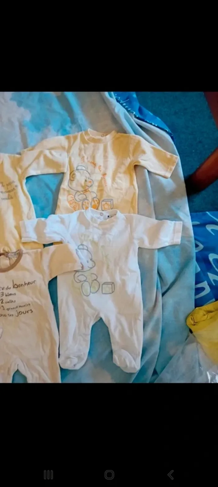 Pyjamas 1 mois - photo numéro 2