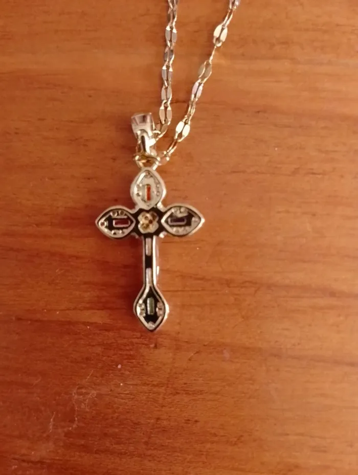 Chaîne avec croix - photo numéro 3