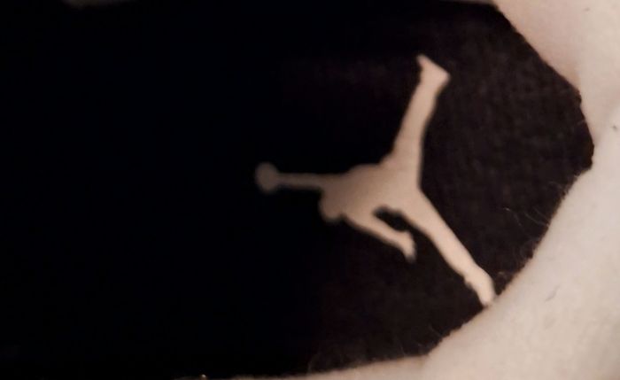 Black friday Jordan 4 rétro   taille 42 neuve avec étiquettes 🏷 - photo numéro 5