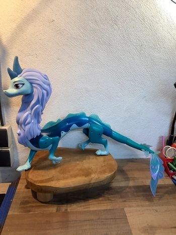 Grand dragon Sisu Raya disney
