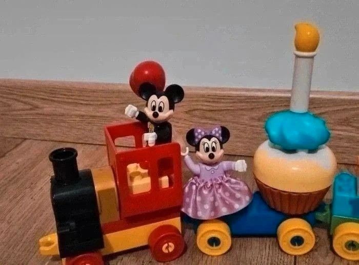 Lego Duplo 10597 La parade d'anniversaire de Mickey et Minnie - photo numéro 3