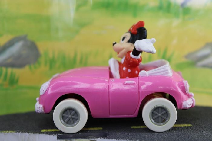 Disney Minnie en voiture - photo numéro 2