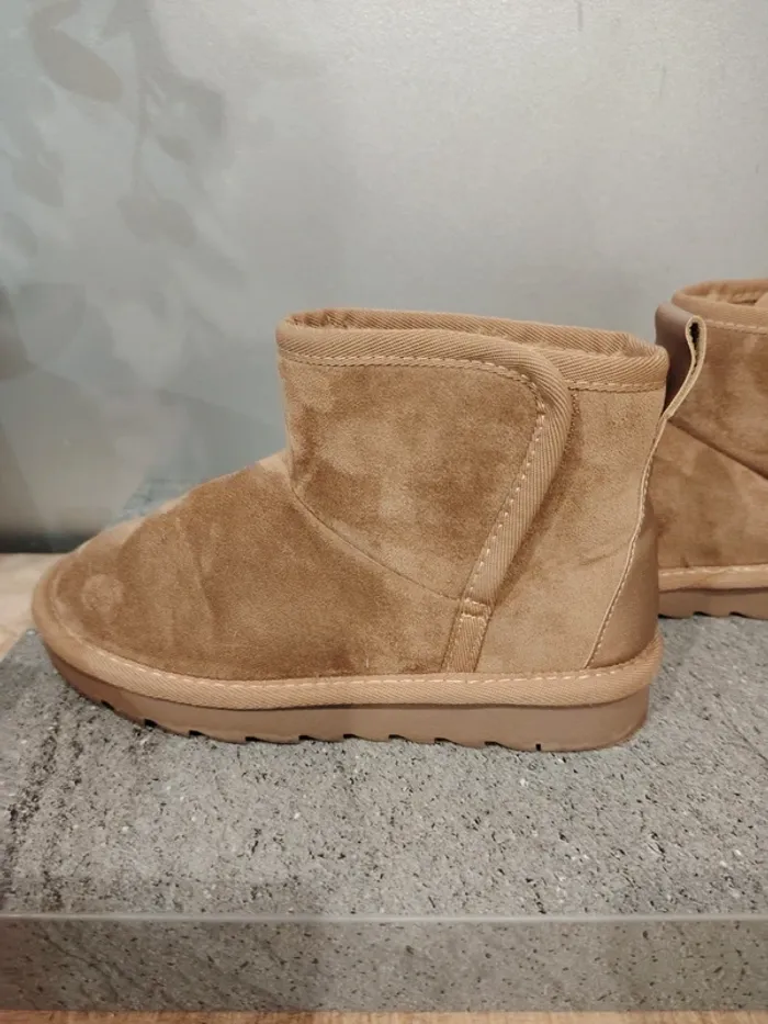Bottines suédine camel fille pointure 31 tbe - photo numéro 3