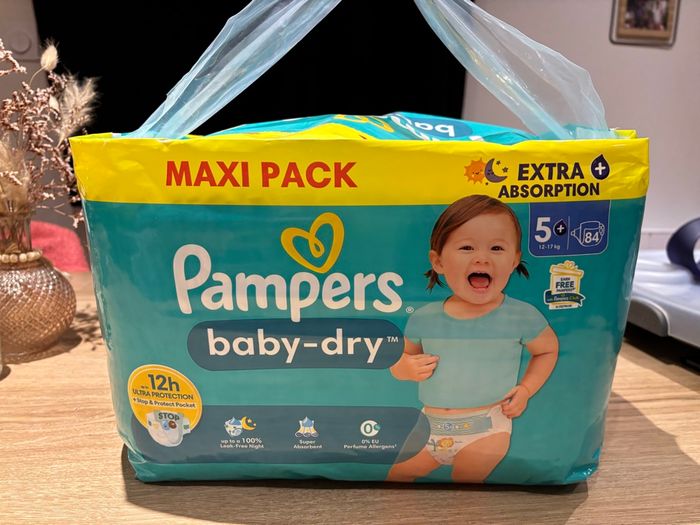 Pampers baby-dry taille 5+ 84 couches