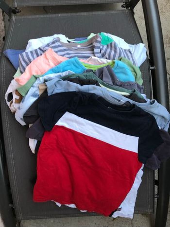 Lot de 23 t-shirt 8 ans