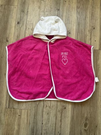 Cape de bain ou de plage rose 12/36 mois mots d’enfants