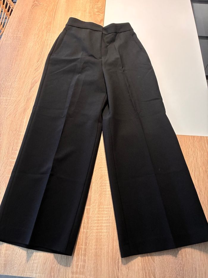 Très beau  Pantalon large noir Zara - photo numéro 4