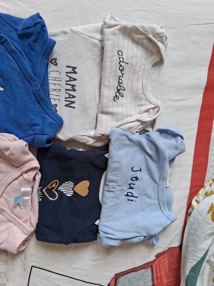 Lot de 10 bodys taille 3 mois - photo numéro 2