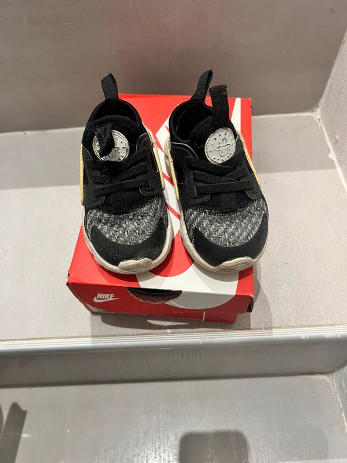 Nike - Huarache Run Ultra Noir Enfant - photo numéro 3