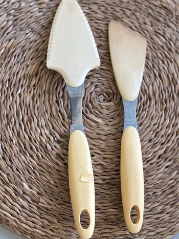 Lot de 2 ustensiles de cuisine jaune