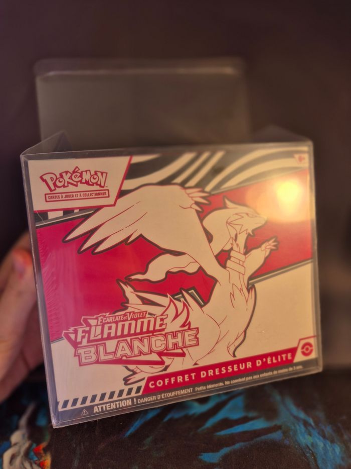 Carte Pokémon Coffret ETB Flamme Blanche 10.5 - photo numéro 7
