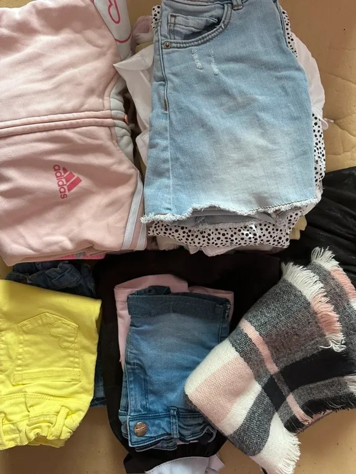 Lot de vêtements tachés