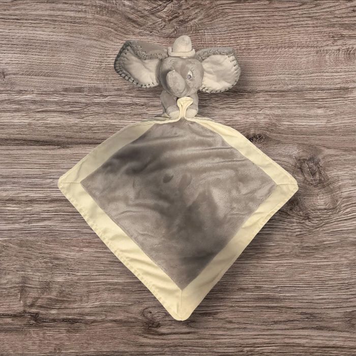Doudou Dumbo éléphant gris Disney Nicotoy