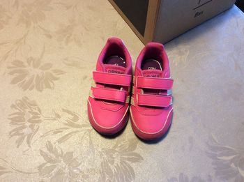 Baskets Adidas Néo pointure 21