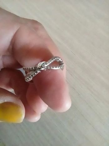 Bague noeud en argent et pierres zircons