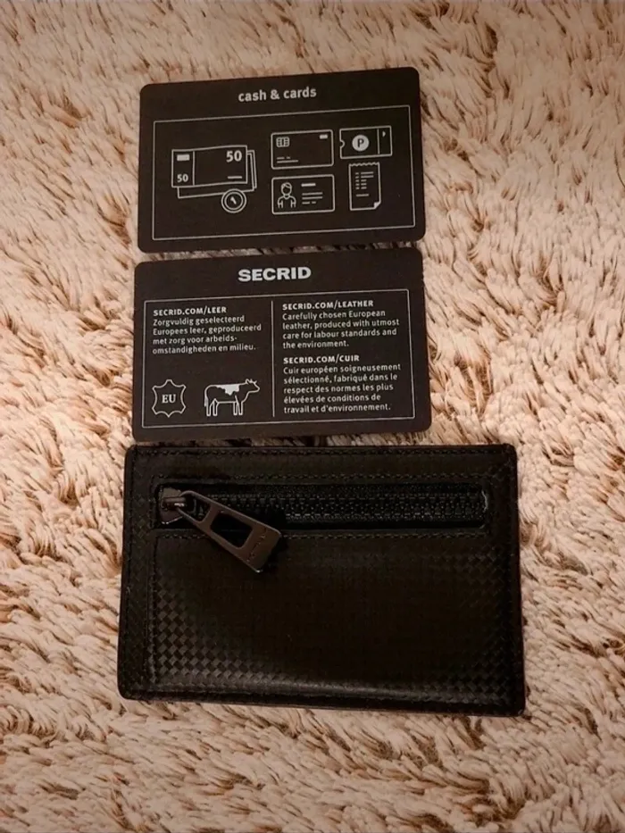 Porte-cartes 3cc zippé Montblanc Extreme 2.0
Cuir noir - photo numéro 6
