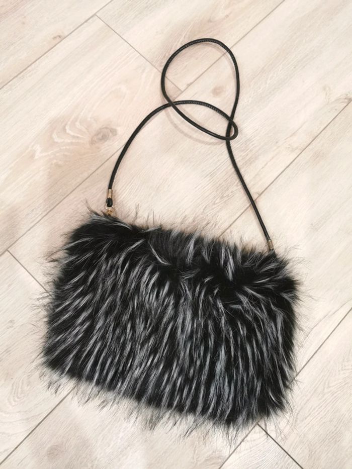 Sac à bandoulière fausse fourrure noir