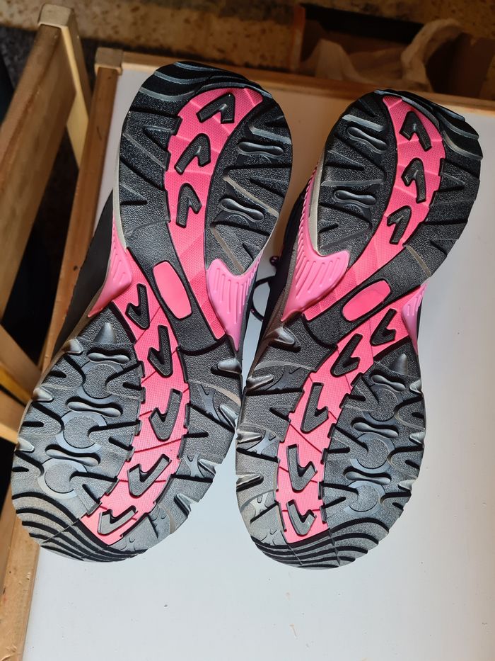 Chaussures de sécurité. Femme. Taille 40. Gaston mille. Neuve - photo numéro 3