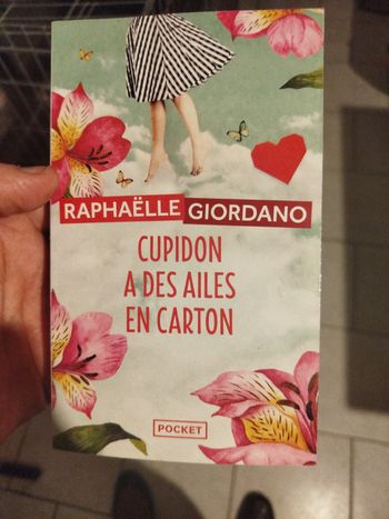 Cupidon a des ailes en carton