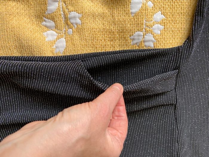 Robe gris avec file argenté Zara , longueur de la robe 115 cm, col rond, taille M neuf - photo numéro 3
