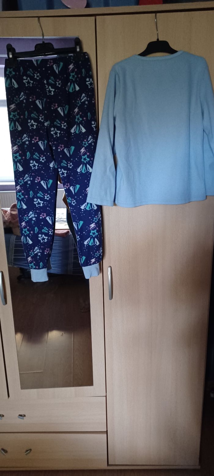 Très beau pyjama 2  pièces fille T 8 ans - photo numéro 7