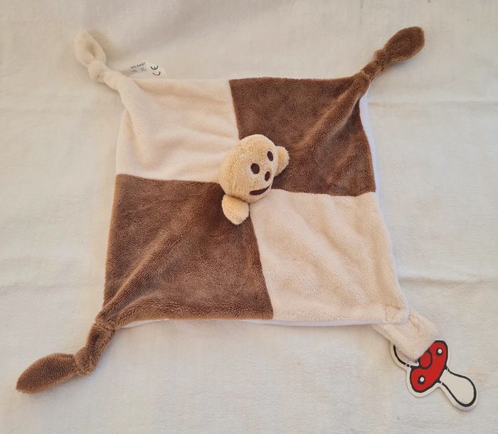 Doudou carré plat bonhomme pain d'épices - attache tétine