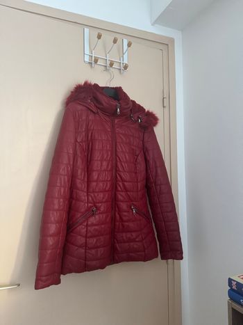 Doudoune/ Manteau matelassé fausse fourrure Bréal Rouge 38/M