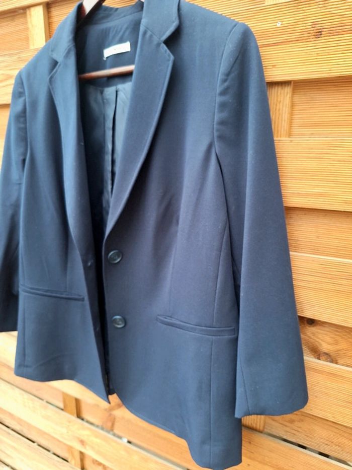 Ensemble de tailleur / 1 veste + 2 pantalons identiques - photo numéro 2