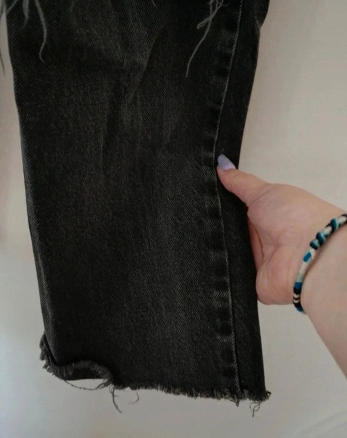 Jean a trou noir Stradivarius Taille 32 - photo numéro 3