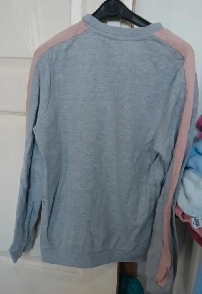 Pull Minnie taille L - photo numéro 2
