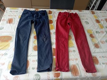 Lot 2 pantalons marine et bordeaux réglable à la taille Okaïdi 9 ans 4€