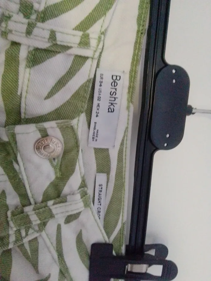 Pantalon Bershka femme taille 34 zébré vert et blanc - photo numéro 2