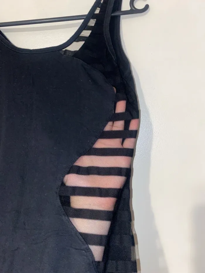 Robe noire - photo numéro 5