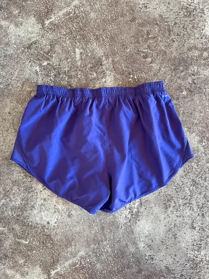 Short sport violet femme Nike taille L Pantalón corto deportivo mujer Pantaloncino donna Damen - photo numéro 4