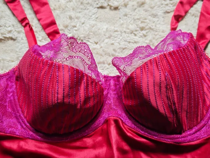 Lot sous vêtements, maillots de bain et nuisettes - photo numéro 15