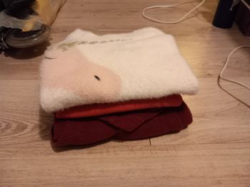 Lot pulls et polaires (8 ans)