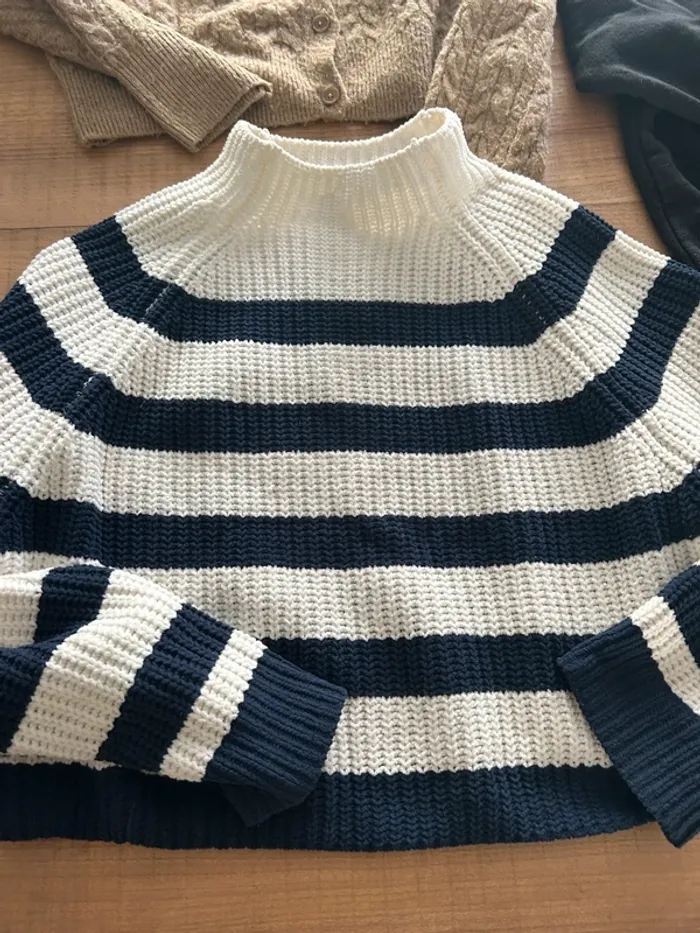 Pulls fille taille S - photo numéro 2