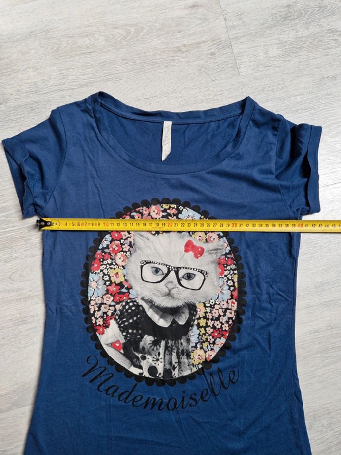Tee-shirt bleu marine avec motif chat et strass Stradivarius M mais taille petit - photo numéro 4