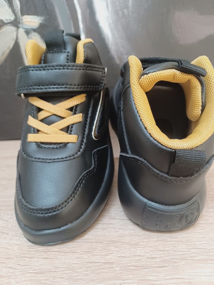 Baskets garçon T 28 - photo numéro 3