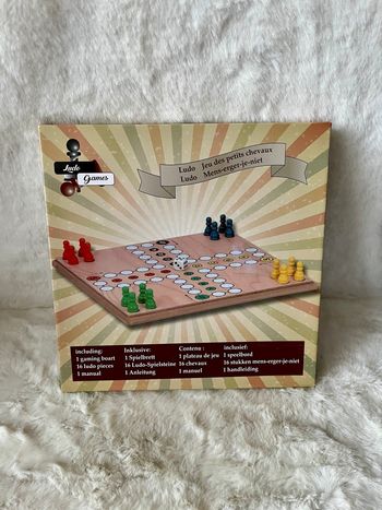 Jeu de société petits chevaux en bois