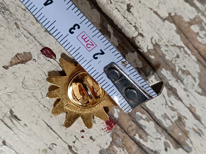 Pin's broche soleil | arthus Bertrand pour Christian Lacroix - photo numéro 4