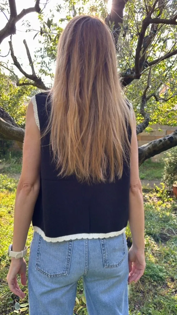Gilet bohème sans manches noir et fleurs brodées - photo numéro 7