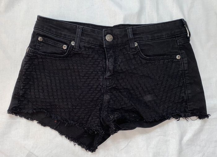 short en jeans NVY jeans taille 36 valeur 60 euros