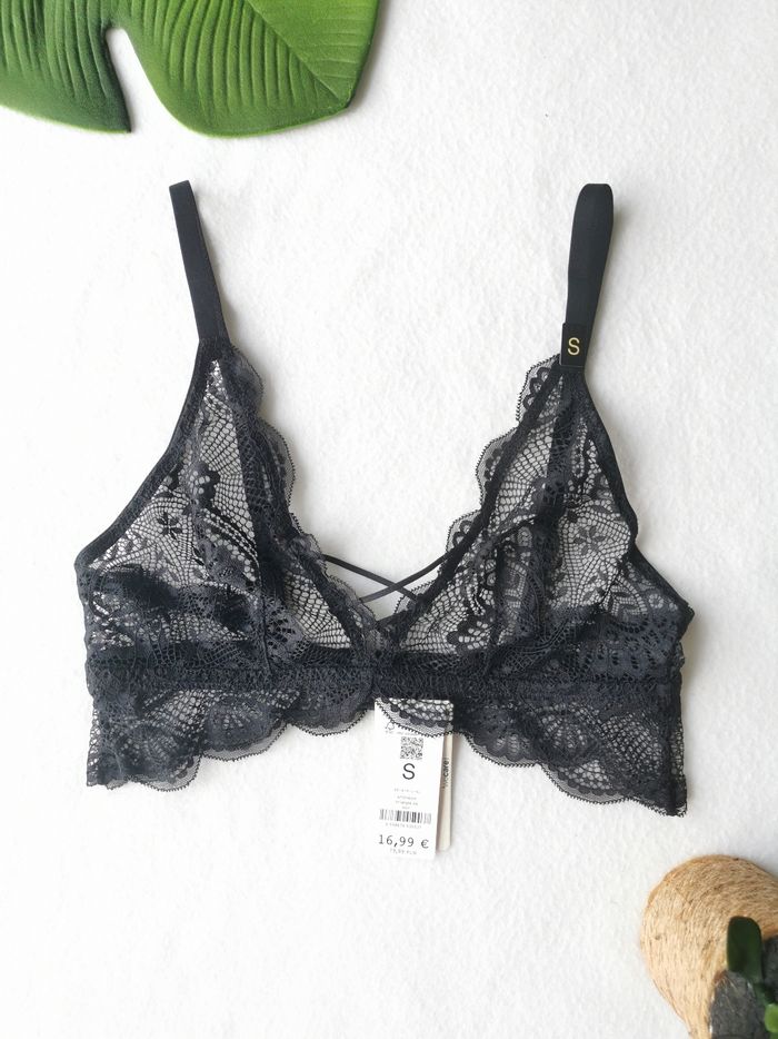 Soutien gorge triangle noir en dentelle Undiz Taille S - photo numéro 8