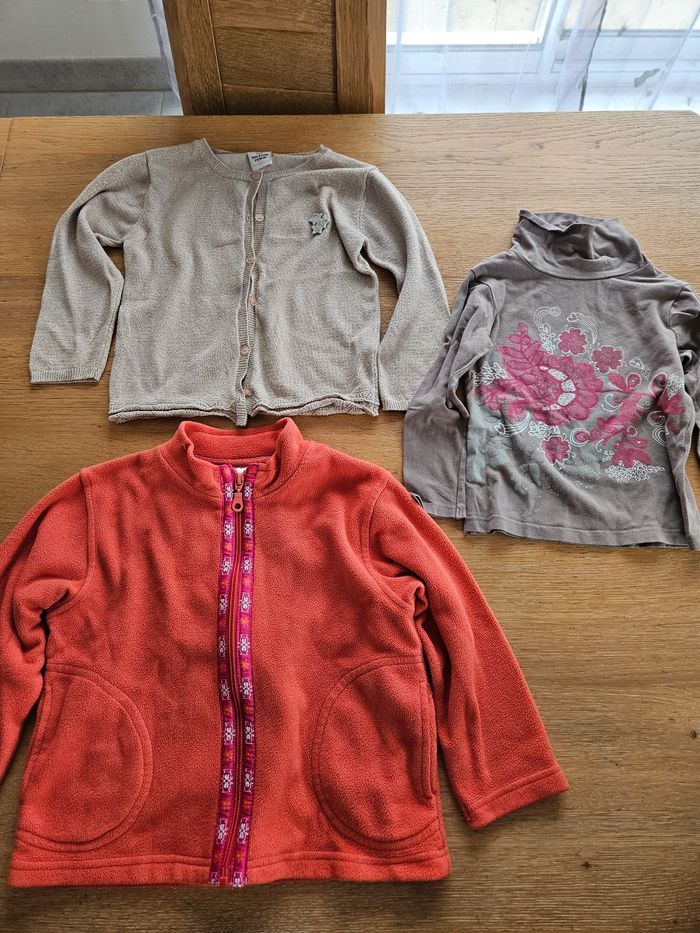 Lot vêtements fille 4 ans - photo numéro 2