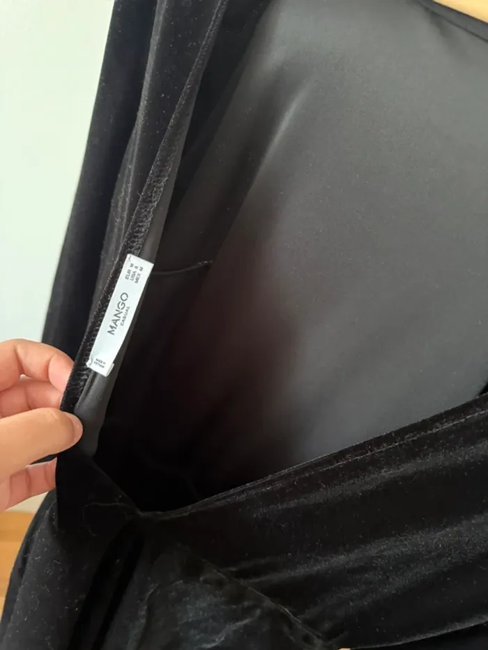 Jolie robe Mango dos nu plongeant M/38 - photo numéro 3