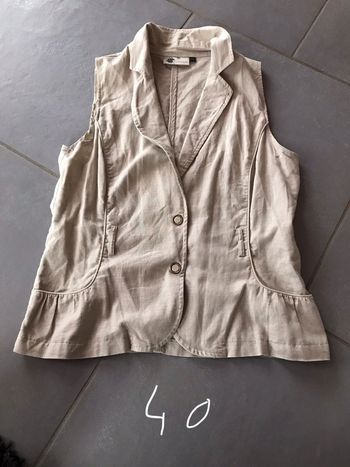 Veste fine sans manche